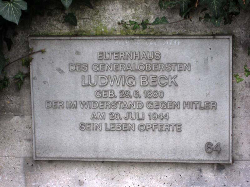1964 am Biebricher Elternhaus in der Rheingaustraße 138 / Ecke Am Parkfeld angebrachte Gedenktafel